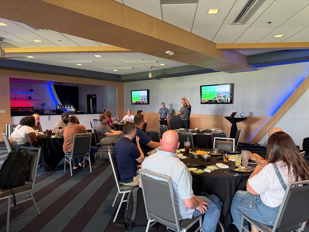 InHandNetworks's tweet photo. π Huge thanks, #CharlotteNC!
Live demos β
Engaged crowd β
Awesome #CR202Lite takeaways β
Big shoutout to Bryan, Martin, and Nick for showing how portable connectivity gets real results.
#TheLiteShow #InHandNetworks #BusinessInternet #Verizon #TechOnTour #PortableWiFi https://t.co/HSsd4QLn0F