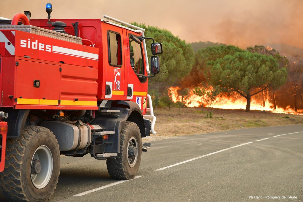 Au COGIC pour faire un point sur les risques &amp; moyens disponibles pour lutter contre les #feuxdeforêt. Tous les acteurs de la <a href="/SecCivileFrance/">Sécurité Civile</a> sont prêts.
Je le rappelle, chaque citoyen a une part de responsabilité et doit être vigilant : 9 feux sur 10 sont d'origine humaine.