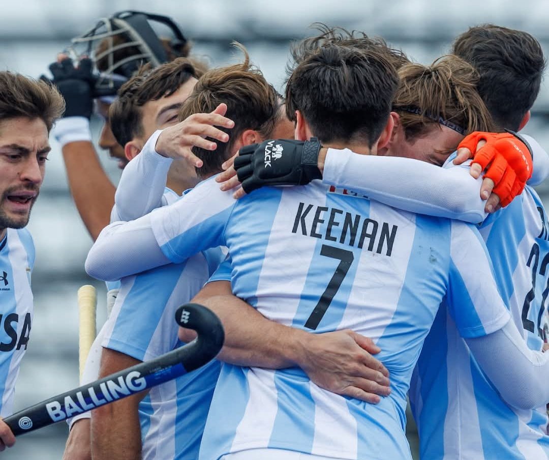 🇦🇷SHOW DE GOLES Y PASE A LA FINAL🇦🇷

En semifinales de la Copa Panamericana 🇺🇾, Los Leones vencieron 9-1 a Canadá 🇨🇦.

Esperan por Chile🇨🇱-Estados Unidos🇺🇸.