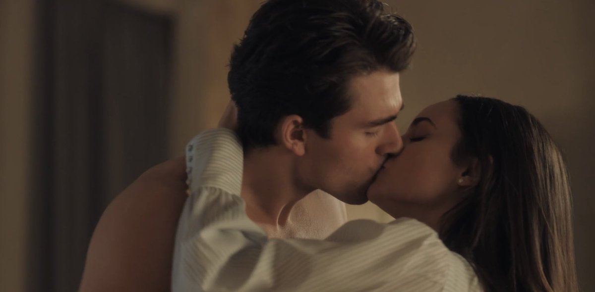 Sofia Carson Brasil tweet media