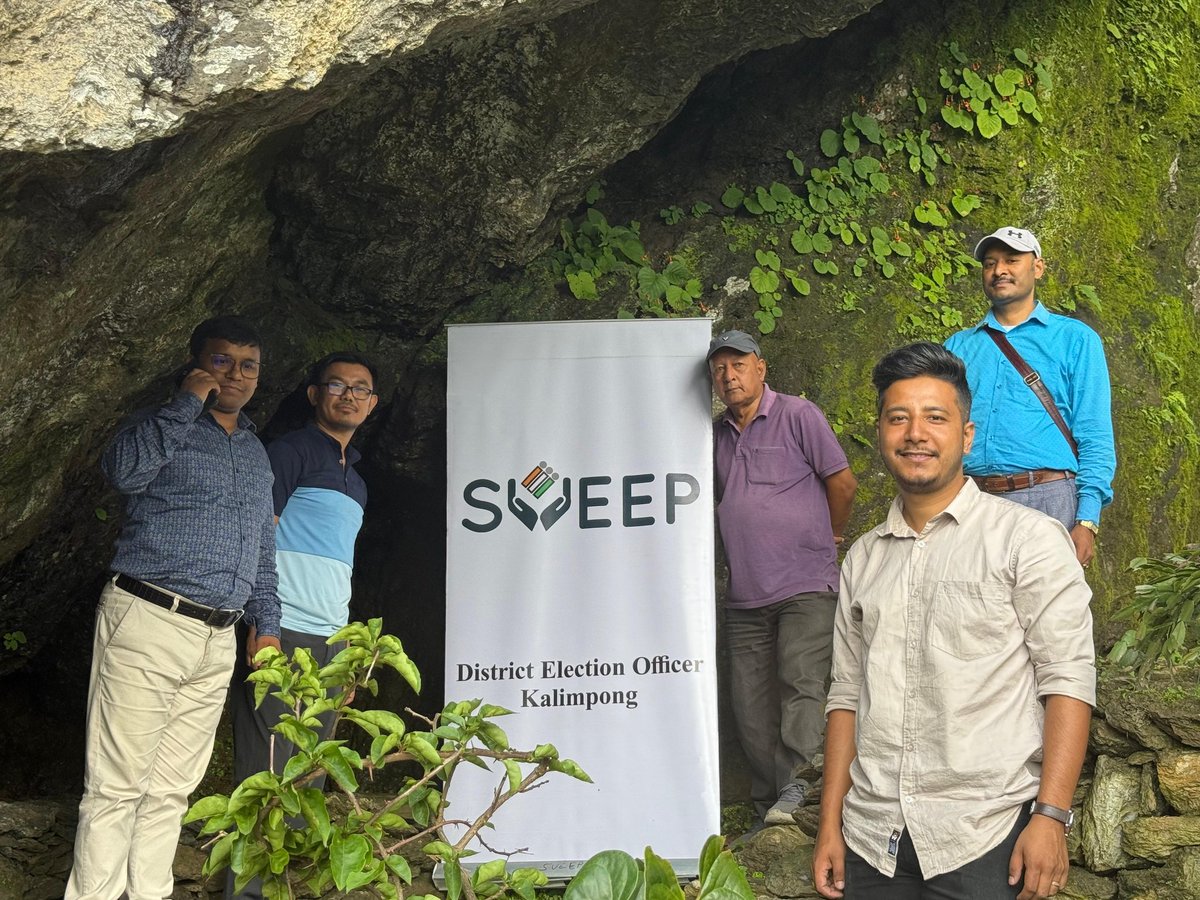 SVEEP rock climbing activity organised by DEO Kalimpong near Buddha Pada of Kalimpong 1 Development Block under Kalimpong district, West Bengal
#SVEEP
<a href="/ECISVEEP/">Election Commission of India</a> <a href="/SpokespersonECI/">Spokesperson ECI</a> <a href="/DistrictMagist6/">District Magistrate Kalimpong</a>