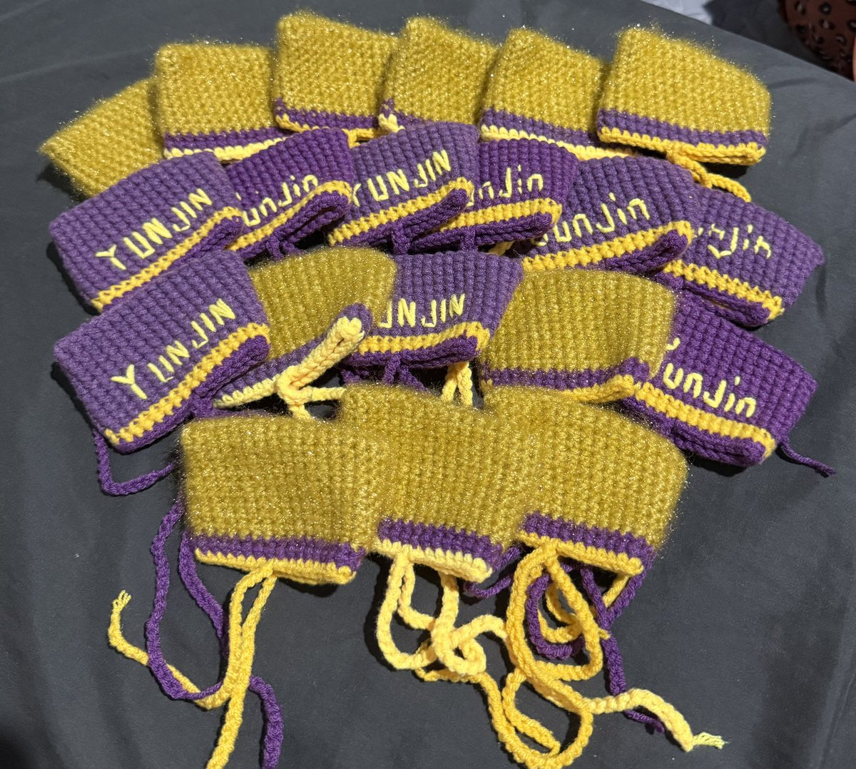 vielkakaaa's tweet photo. LE SSERAFIM CONCERT FREEBIES ~ CROCHET FIMBONG HAT

Will give randomly tom. Open for trade din if meron hehe. Support for my Fearnot Hubby. Sya mamimigay bukas 😁

Inspired by Yunjin iconic LA jersey ⛹️‍♀️

#EASY_CRAZY_HOT_IN_MANILA
#LE_SERRAFIM 
#LE_SSERAFIM_MANILA https://t.co/YxuVtGQgEX