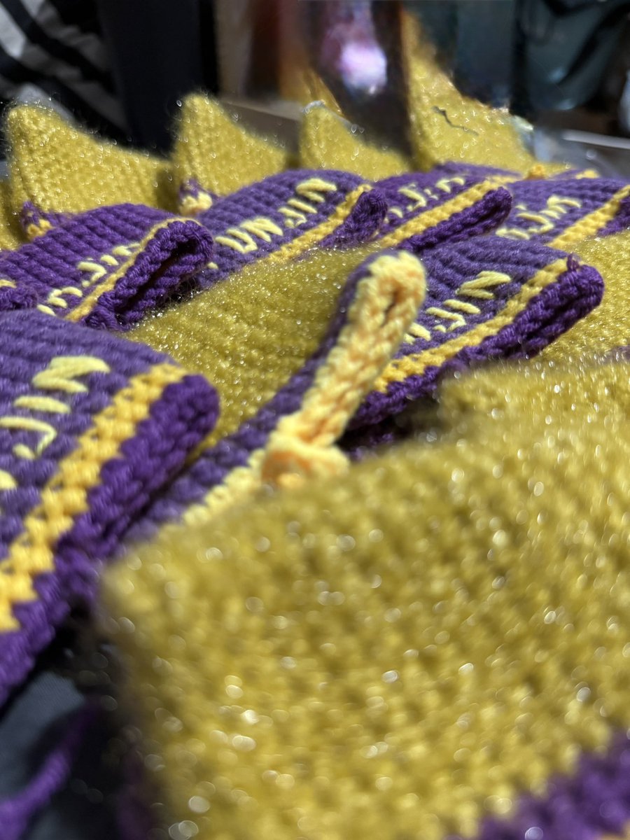 vielkakaaa's tweet photo. LE SSERAFIM CONCERT FREEBIES ~ CROCHET FIMBONG HAT

Will give randomly tom. Open for trade din if meron hehe. Support for my Fearnot Hubby. Sya mamimigay bukas 😁

Inspired by Yunjin iconic LA jersey ⛹️‍♀️

#EASY_CRAZY_HOT_IN_MANILA
#LE_SERRAFIM 
#LE_SSERAFIM_MANILA https://t.co/YxuVtGQgEX