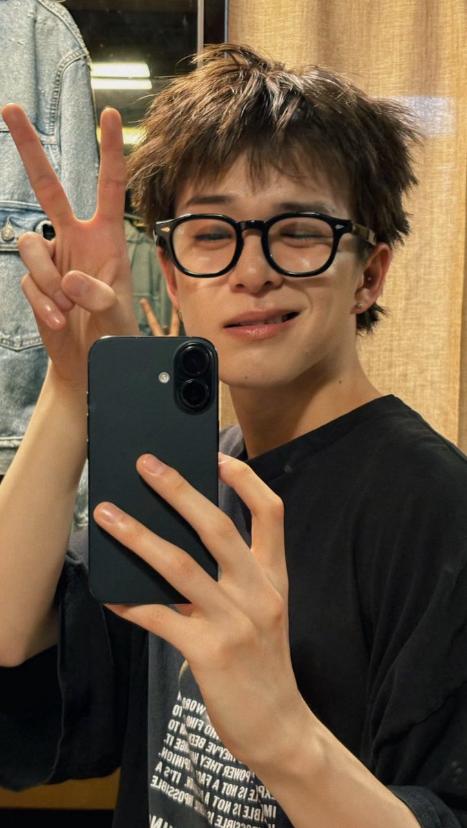 📸🤖 

#トレジャー #ASAHI #아사히 #TREASURE 
#트레저 <a href="/treasuremembers/">TREASURE</a>