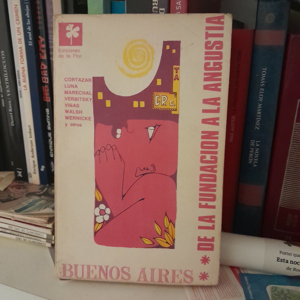 Falleció Daniel Divinsky, quizás el último gran editor de la literatura argentina. Y quien permitió publicar la obra de Fontanarrosa, Quino, Benesdra, entre tantos. 

Gracias por todo, Daniel.

(Ejemplar de la primera edición del primer libro editado por <a href="/edicionesdelafl/">Ediciones de la Flor</a> en 1967)