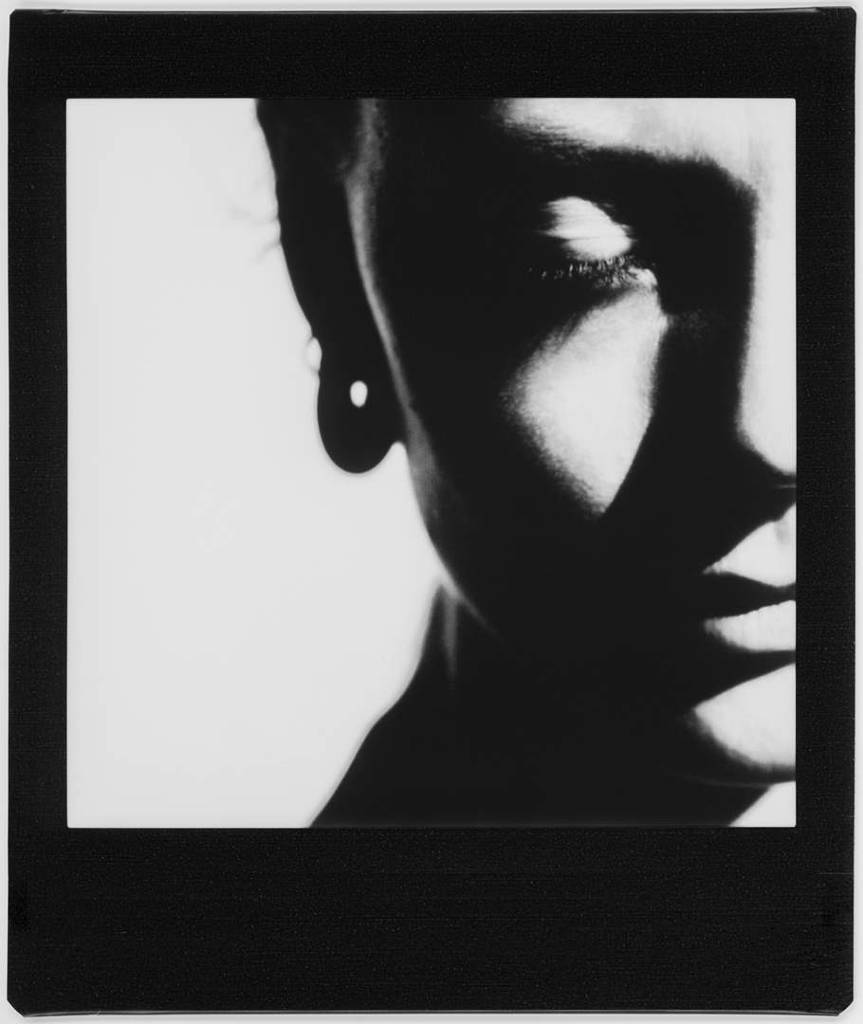 artlimitednet's tweet photo. T by Robert Ponomarev https://t.co/b5YAs6KlvM
#bnwphotos #instant #analogphotography #fujifilm #blackwhite #photography #film #ishootfujifilm #bwsquare #myfujifilmlegacy #filmphotography #people #capture #blackandwhite @fujifilmx_uk #female #filmfeed #filmphotographic #camera… https://t.co/wODuXfzAe1