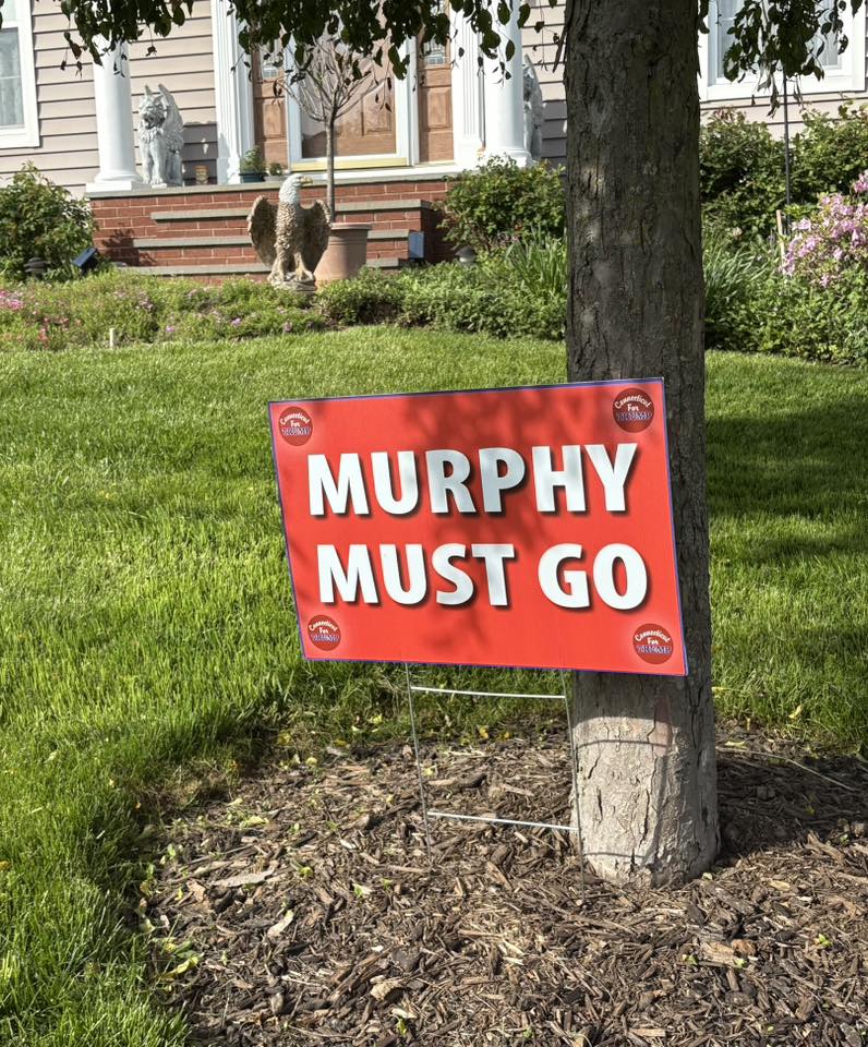 PalinSmithDJT's tweet photo. @ChrisMurphyCT #MurphyMustGo https://t.co/FpAXk4gCJe
