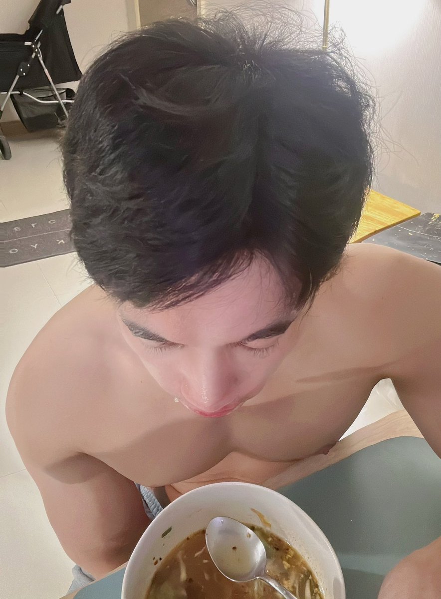 จิตใจทำด้วยอะไร เส้นเตี๋ยวติดมุมปากก็จะถ่ายเนอะ คนเรา