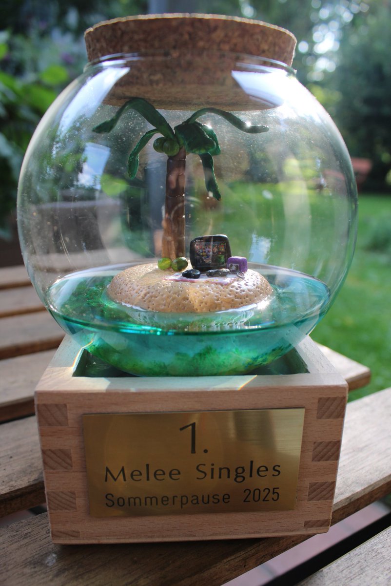 Took out my proper camera to take better pictures of the trophy I won at a recent Melee tournament.

The details at this small of a scale are unbelievable.