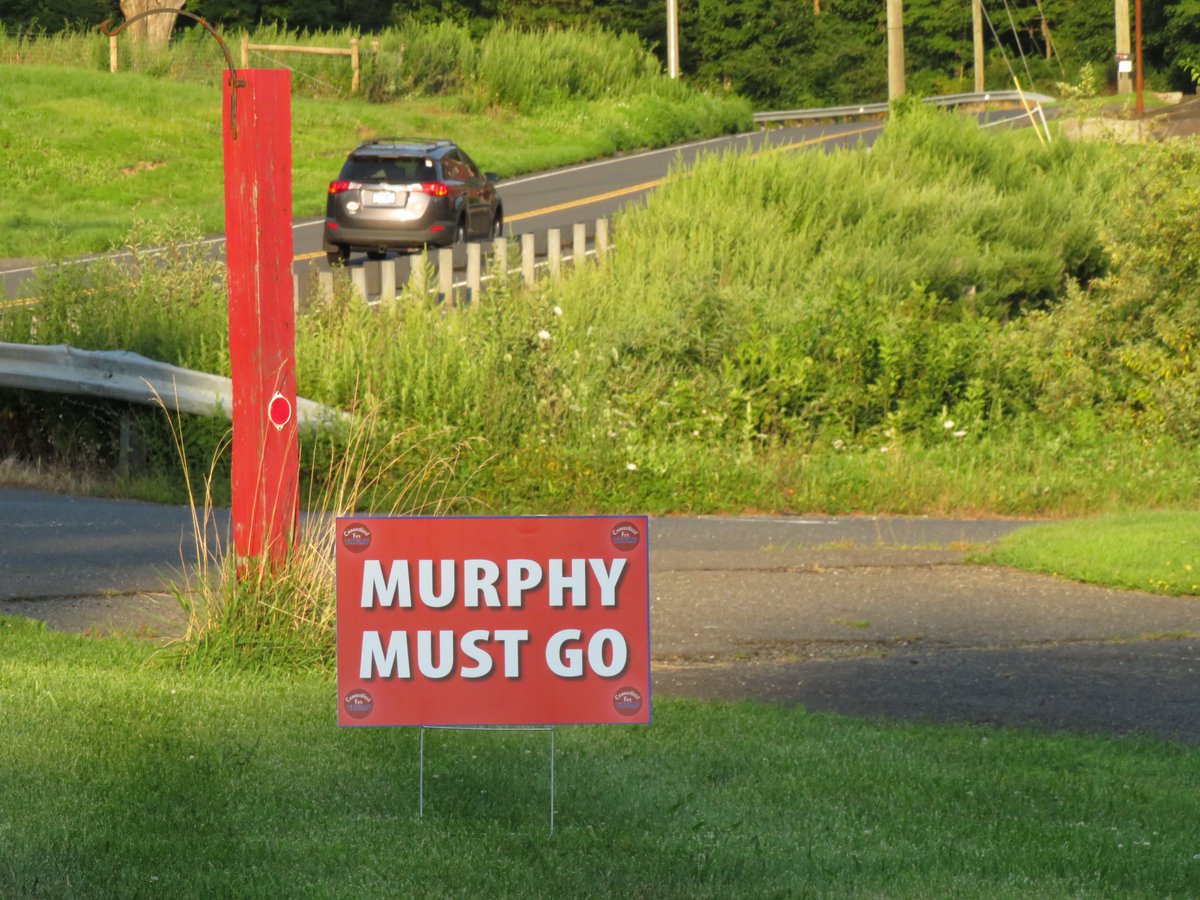 PalinSmithDJT's tweet photo. @ChrisMurphyCT #MurphyMustGo https://t.co/FpAXk4gCJe
