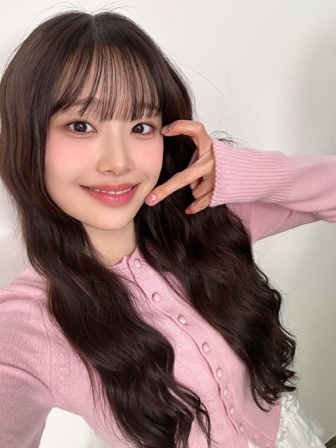 CHUU IS SO BEAUTIFUL