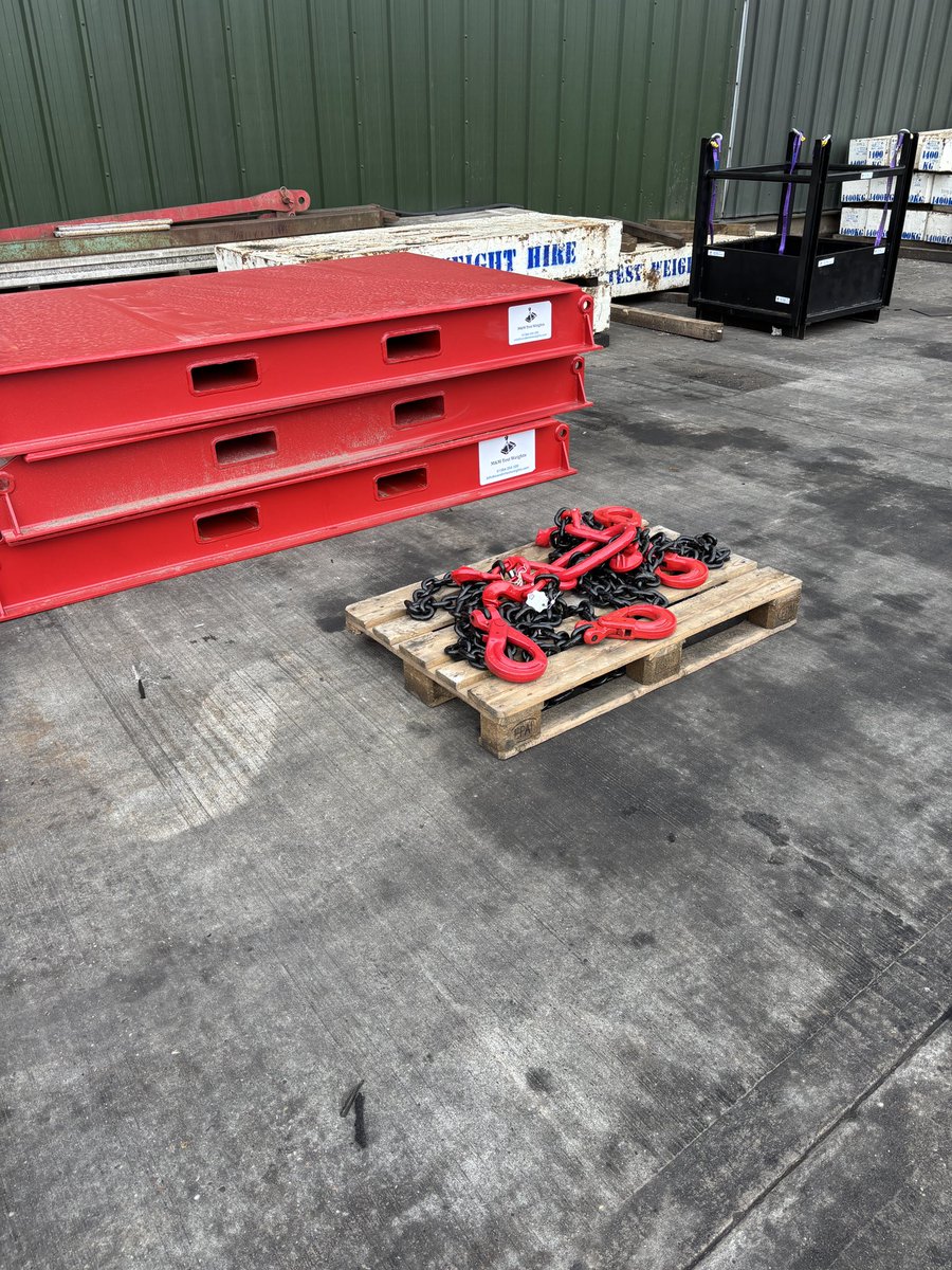 TestWeights's tweet image. Because of our ever increasing workload for overhead #crane testing, we have purchased three new 15t capacity  #TestWeights lifting cradles and slings.

Next week a new 62.5 ton cradle will also be available to go out on hire.
M &amp;amp; M test Weights called us today.
01384 254330.