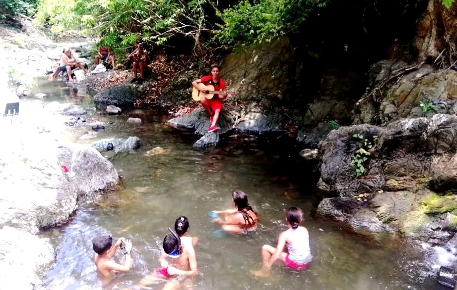 La cultura maisiense presente en este #VeranoSiempreJoven <a href="/Cobosfresnedy/">Fresnedy</a> <a href="/AdrieldeCuba/">@AdrielDeCuba</a> <a href="/LaVozDelSol/">Lorenis</a> <a href="/Reyesmaisi/">Diosdanis Reyes Matos</a> <a href="/YaquedeCuba/">Yaquelin</a> <a href="/FuentesOquendo/">Marielis Fuentes Oquendo</a> <a href="/RadioGtmo/">Radio Guantánamo</a> <a href="/BettyLaRosa12/">Betty la🌹</a> <a href="/Nancyguantanamo/">Nancy Leliebre Revilla | Comunicación Social</a> <a href="/Deguantanamo/">Mabel Guantánamo</a>