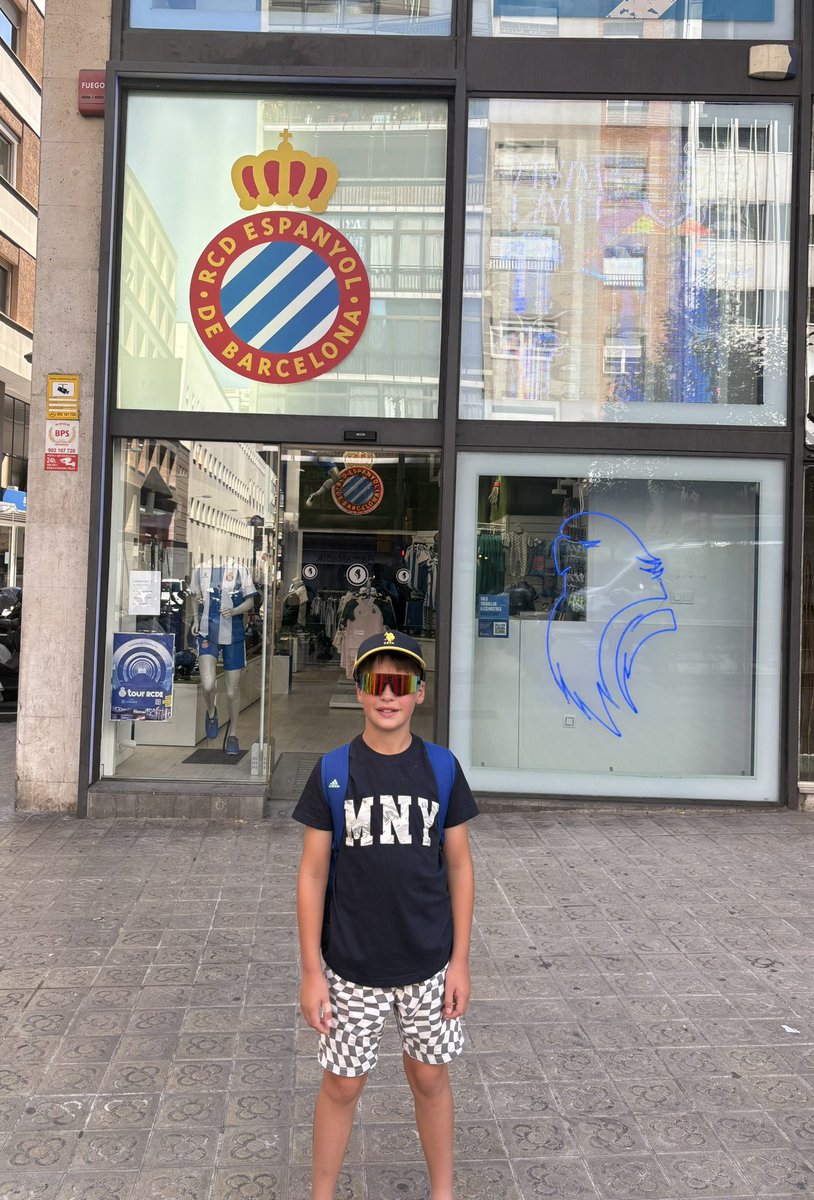 RobLord2's tweet image. As a claret, the only shirt to buy in Barcelona 
@AlanPaceBFC @BurnleyOfficial @RCDEspanyol 

UTC