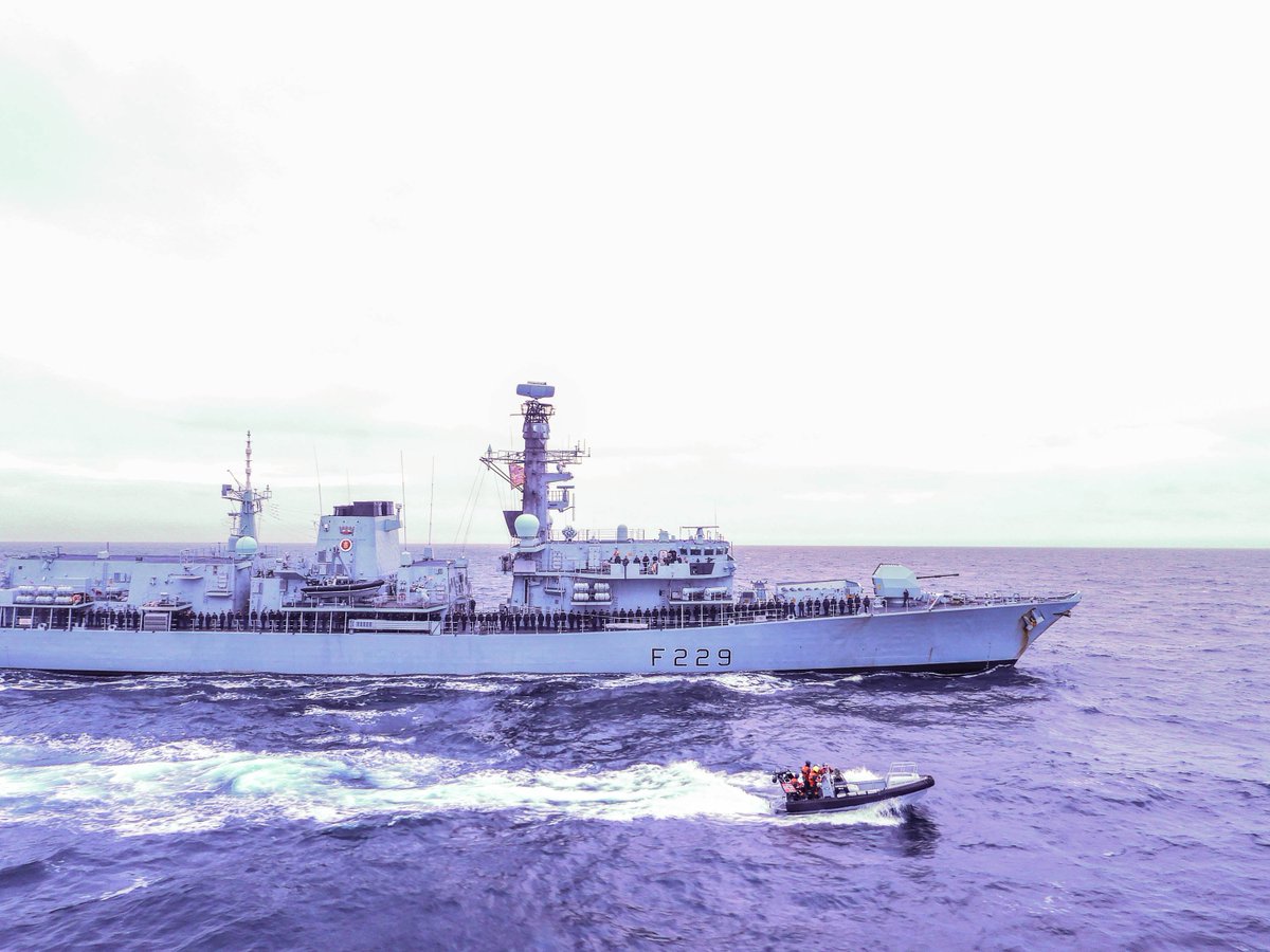 r116440's tweet photo. 🇳🇴@Forsvaret_no Lead #frigate of the class HNoMS Fridtjof Nansen (F310) & Duke class (Type 23) frigate HMS Lancaster (F229) conduct a sail pass whilst in Arctic waters to mark Remembrance Day, 11 Nov 2020 #warship #navy #naval #F310 #F229
@HMSLANCASTER https://t.co/5hjTXmMIsw