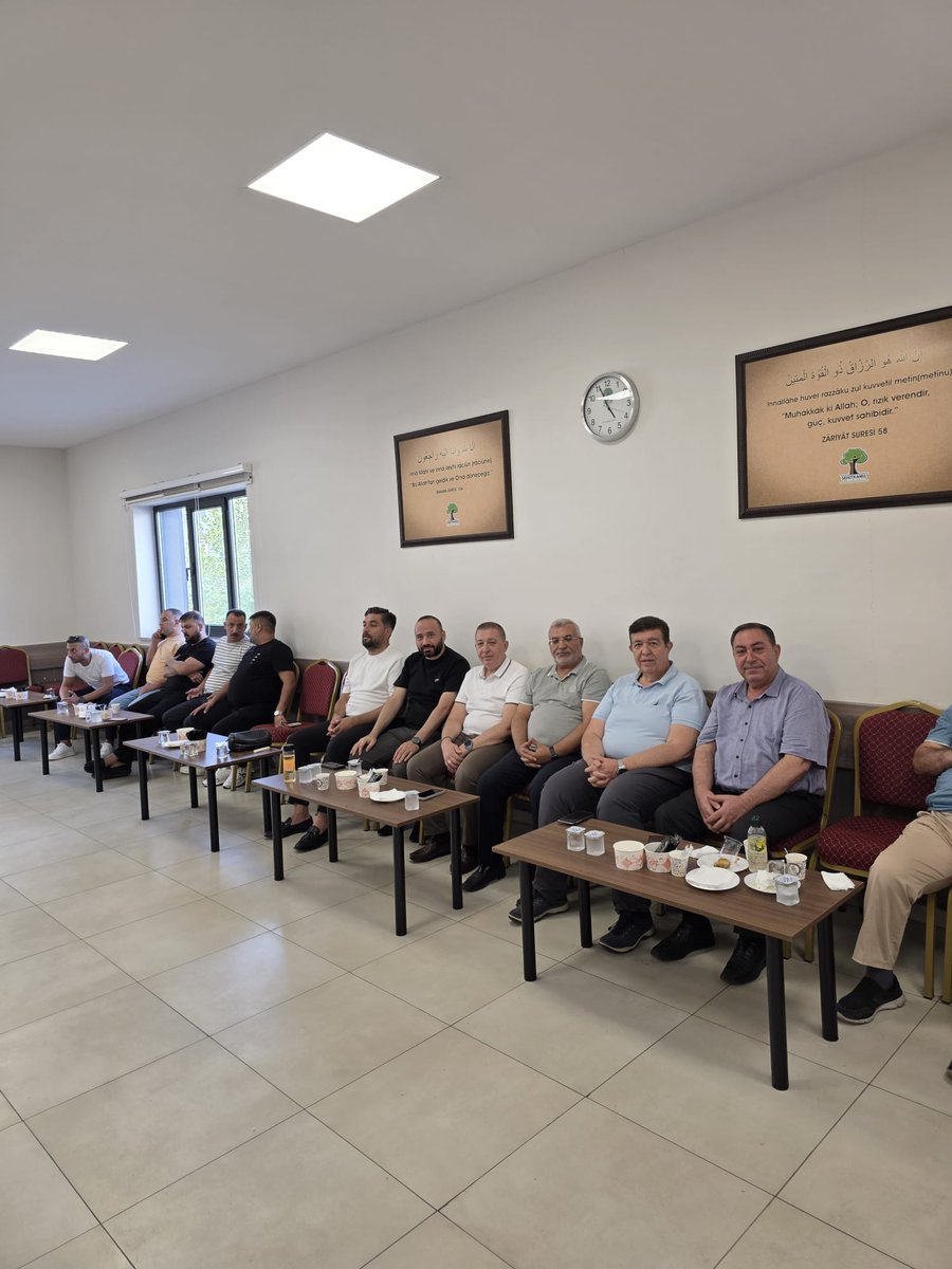 OMarakoglu's tweet photo. AK Parti Yönetim Kurulu üyemiz Hüseyin Deveci'nin ebediyete irtihal eden abisi Ömer Faruk Deveci için taziye ziyaretinde bulunduk. 

Merhuma Allah'tan Rahmet;sevenlerine başsağlığı dilerim. https://t.co/Hj4SAS4QAz
