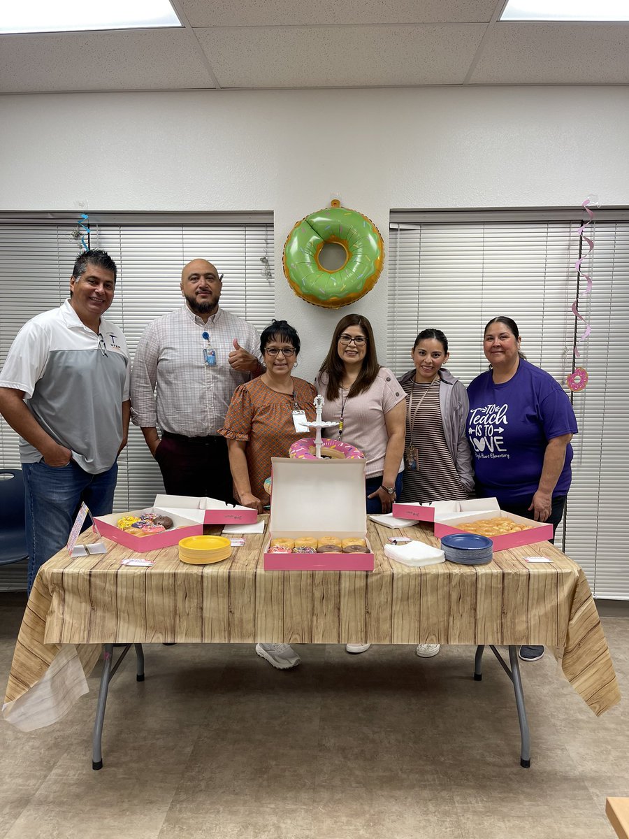 Kinder Team #10YearsHeroStrong #TeamSISD