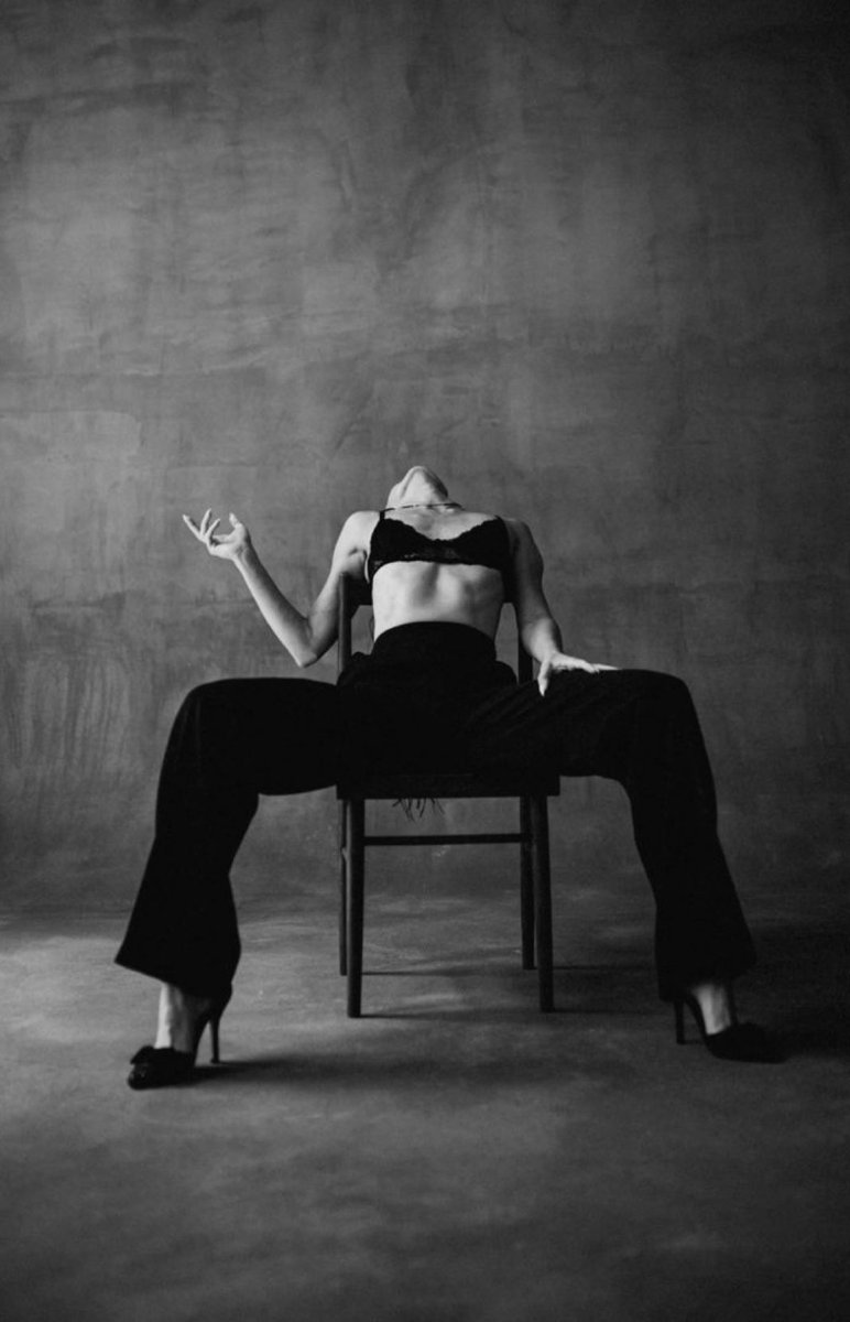 Antreten und abdrücken ihr kleinen Loser.👸💸🐷 
Eure Göttin ist online für Melkungen.👸💸🐷
#findomgerman #göttin #herrin #zahlsklaven #melkung #findomgod #zahlen #pay #jetzt #antreten