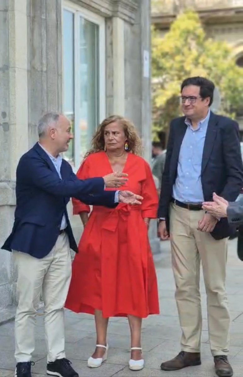 Visitamos con el ministro de <a href="/mintradigital/">Ministerio Transformación Digital Función Pública</a> @oscar.lopez_ y el secretario de Estado Antonio Hernando la parcela del PTL donde la Zona Franca de Vigo construirá la planta de semiconductores fotonicos. 

#zonafrancavigo
#proyectosparc
#fotonica