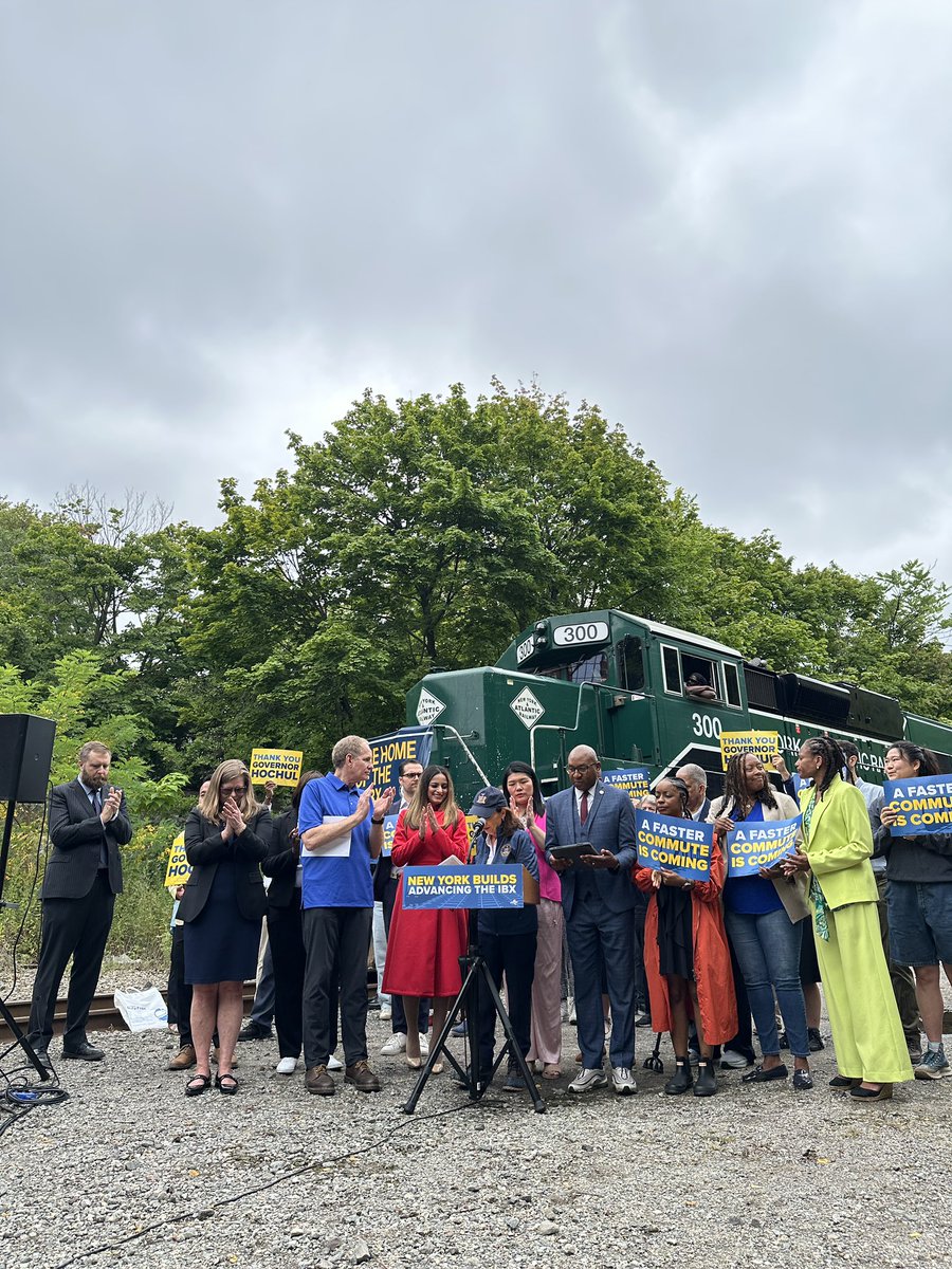 Bernadette Hogan (@bern_hogan) on Twitter photo .<a href="/GovKathyHochul/">Governor Kathy Hochul</a> <a href="/MTA/">MTA</a> <a href="/DRichardsQNS/">Donovan Richards Jr.</a> <a href="/LeroyComrie/">Leroy Comrie</a> announcing IBX contract - huge transit project that would connect Brooklyn & Queens - in Borough Park. Project is 30 yrs in the making .<a href="/GovKathyHochul/">Governor Kathy Hochul</a> <a href="/MTA/">MTA</a> <a href="/DRichardsQNS/">Donovan Richards Jr.</a> <a href="/LeroyComrie/">Leroy Comrie</a> announcing IBX contract - huge transit project that would connect Brooklyn & Queens - in Borough Park. Project is 30 yrs in the making