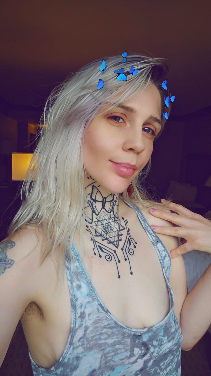 cassiecatnip's tweet image. 2022 🦋 2024