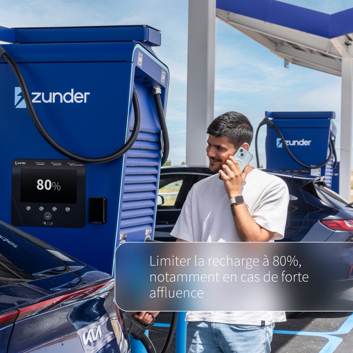 zunderFR's tweet photo. En ce weekend de chassé-croisé, les #giletsbleus de la @FfauveMedia seront de nouveau présents sur les stations #Zunder pour accueillir, renseigner et assister les conducteurs de #VE 🚗🔋

L’occasion de rappeler quelques #conseils pour une expérience de #recharge optimale⚡ https://t.co/BP8pNTZe8H