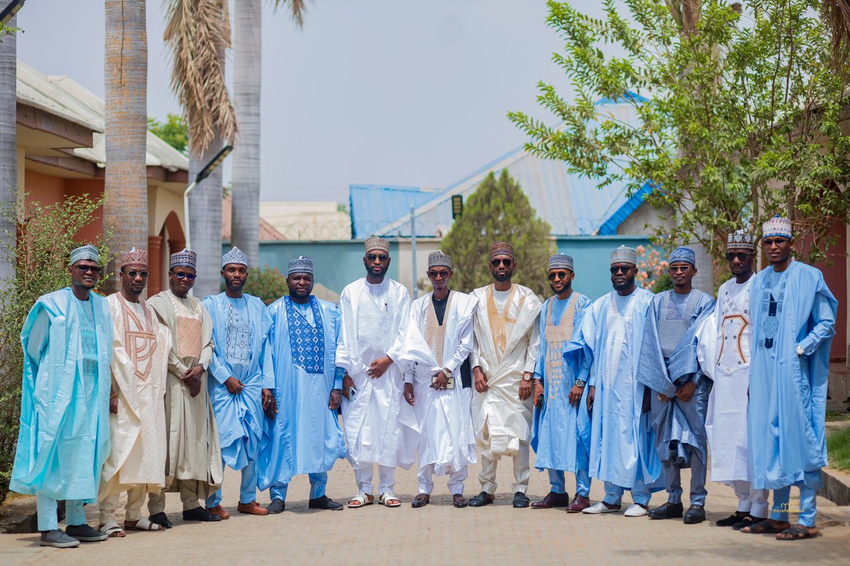 iam_asman10's tweet photo. Ɓoye sirrin musulmi ibada ne, kyautata masa zato wajibi ne, bibiyar diddiginsa haramun ne.
وكونوا عبادالله إخوانا
“Jumu’at Mubarak to y’all”💫🕌🙌 https://t.co/sl4GS83AIc