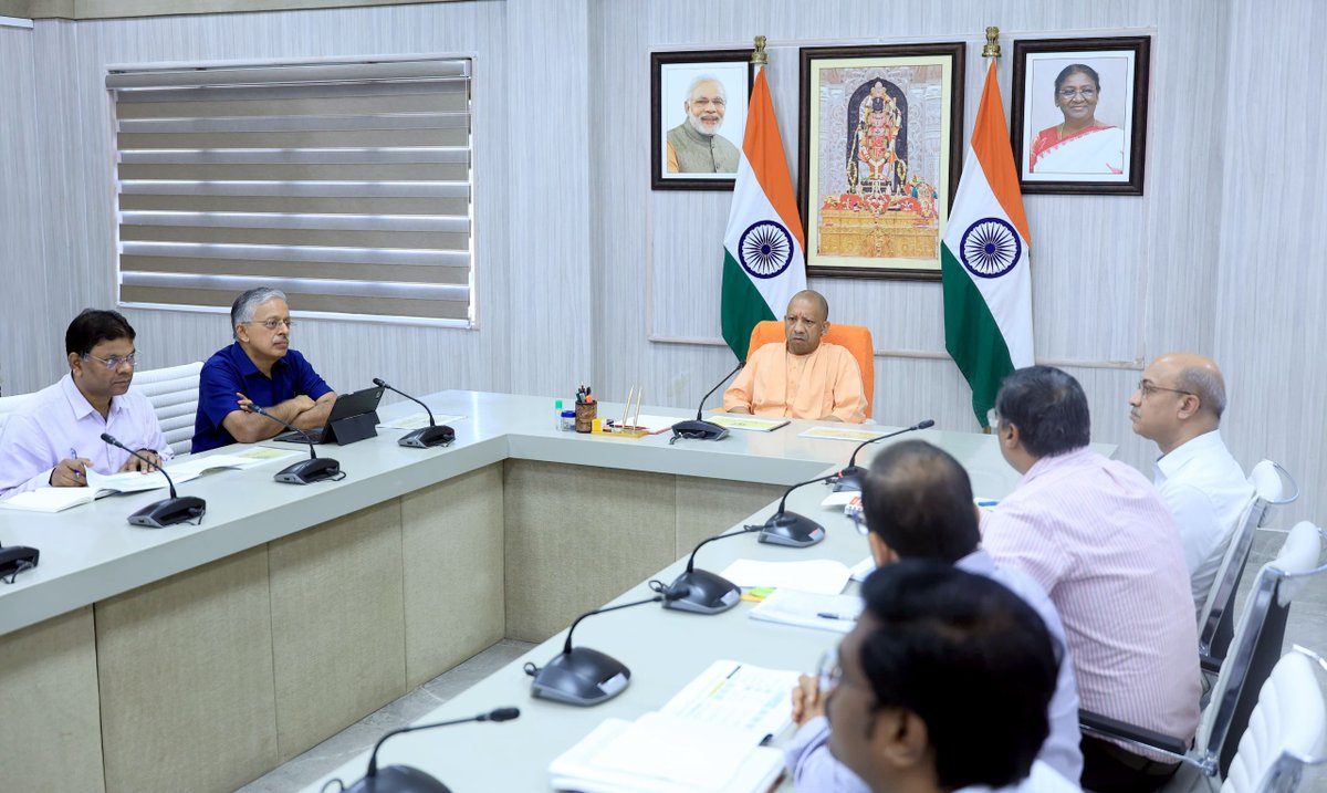 Yogi Adityanath Office (@myogioffice) on Twitter photo बैठक में प्रस्तावित ’उत्तर प्रदेश औद्योगिक आस्थान नीति’ पर भी विचार-विमर्श हुआ।
मुख्यमंत्री श्री <a href="/myogiadityanath/">Yogi Adityanath</a> जी महाराज ने औद्योगिक आस्थान नीति को अत्यन्त व्यावहारिक बताते हुए कहा है कि यदि भूखण्डों के आवंटन से लेकर लीज डीड निष्पादन, निर्माण और उत्पादन तक की प्रक्रिया बैठक में प्रस्तावित ’उत्तर प्रदेश औद्योगिक आस्थान नीति’ पर भी विचार-विमर्श हुआ।
मुख्यमंत्री श्री <a href="/myogiadityanath/">Yogi Adityanath</a> जी महाराज ने औद्योगिक आस्थान नीति को अत्यन्त व्यावहारिक बताते हुए कहा है कि यदि भूखण्डों के आवंटन से लेकर लीज डीड निष्पादन, निर्माण और उत्पादन तक की प्रक्रिया