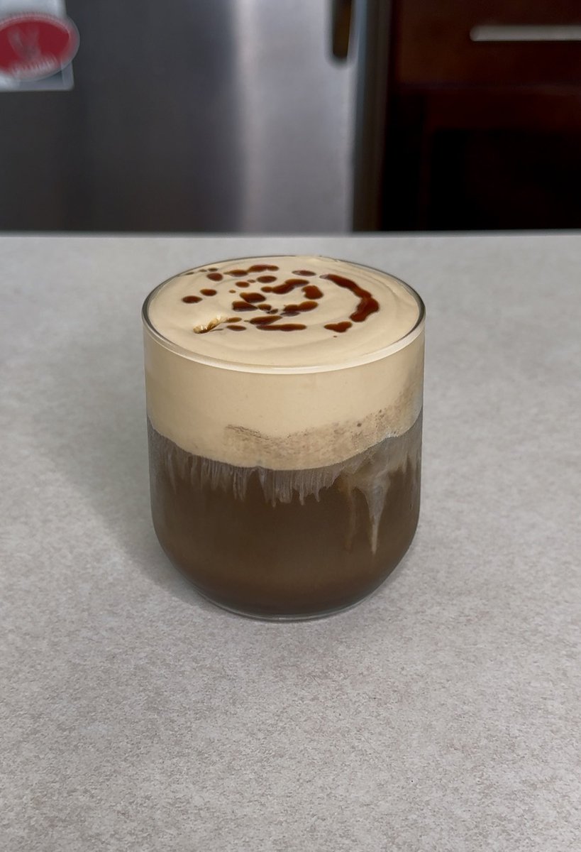 Making my drinks at home so I can but the dip pt. 2
Miso caramel Hojicha einspanner