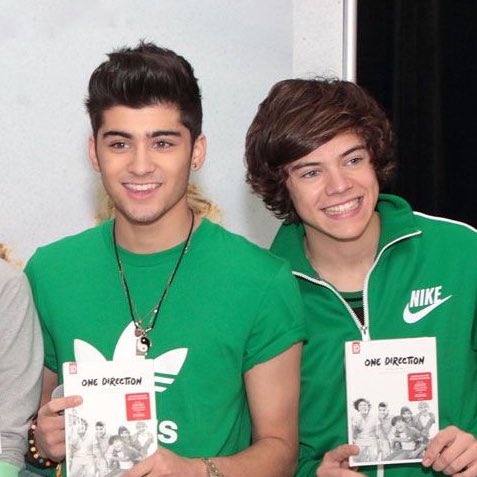 finelinefeeling's tweet image. this is who was making plans with Christabel Riley btw