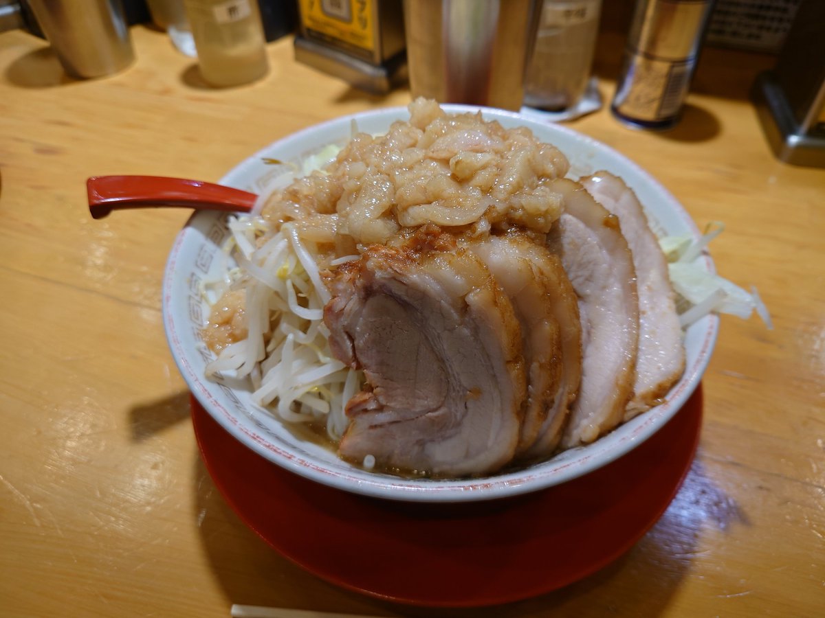 kingdom_k17's tweet photo. @Neteco_ @_Lismic ニンニク、アブラ、ヤサイマシマシ https://t.co/EdxGrDZoLx