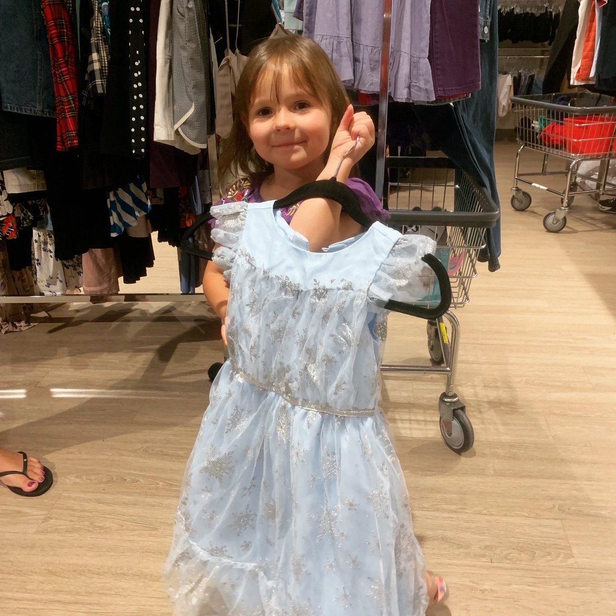 What a find ✨! Wishing our fabulous CTKD community a very #happyfriday 💙! #shoppingfun #nonprofit #community
