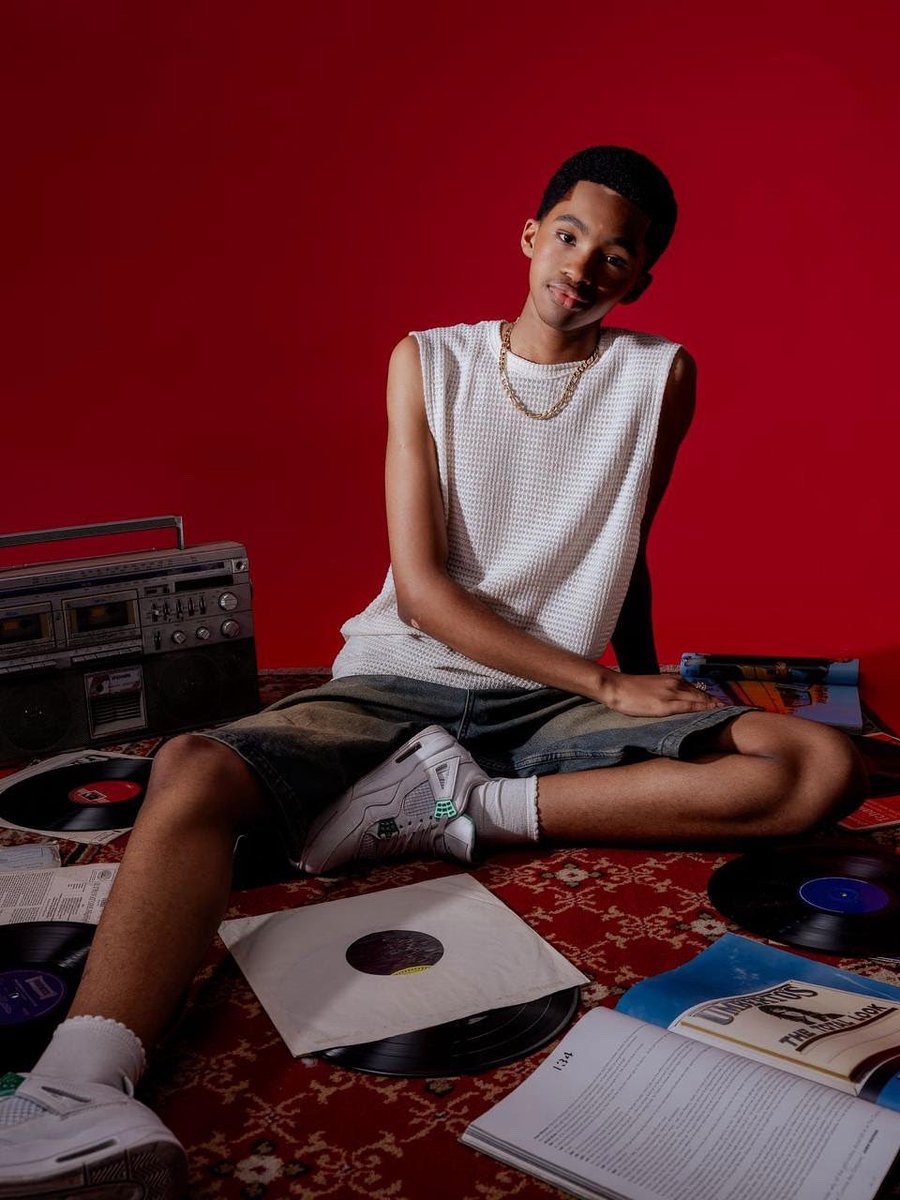 frontpageza's tweet image. South Africa’s brightest new pop-R&amp;amp;B star, @Yandani__, is back with “YSL (Young Stupid Love)”, a soulful, feel-good single that dives headfirst into the kind of love you were always warned about: reckless, chaotic, and impossible to resist.

🔗 frontpage.co.za/yandani-return…