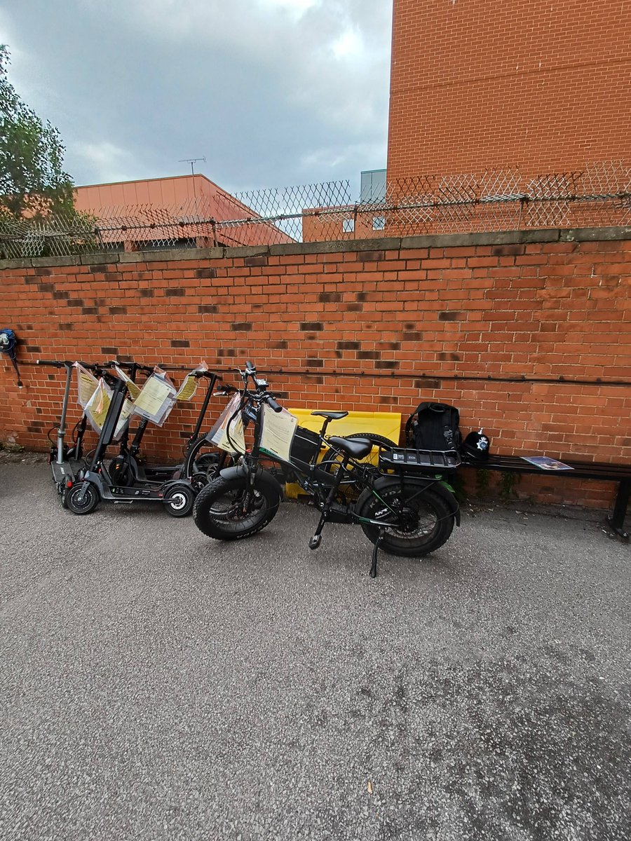 HumberbeatHULL's tweet photo. Hull Central - A number of illegal electric bikes have been seized in Hull City Centre today ,which have been seen ridden dangerously and at high speed .Anything over 250 Watts is illegal .You have been warned ⚠️ #SaferStreetsInititiative #OpGalaxy https://t.co/mPtZiFI3p5