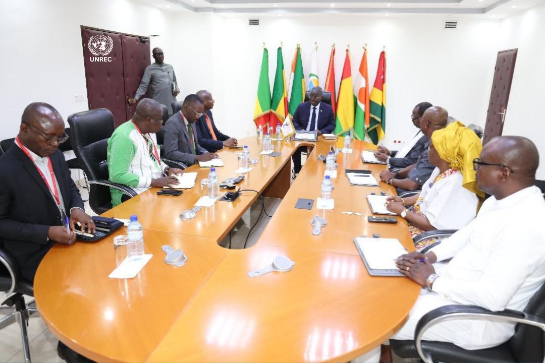odaunrec's tweet photo. 📍UNREC Director Anselme Yabouri welcomed by WAEMU/#UEMOA Commission President Abdoulaye Diop at their HQ in #Ouagadougou 🇧🇫. They then held discussions with their teams on strengthening cooperation in #arms_control, #non_proliferation &amp; #disarmament, leveraging [...]. https://t.co/2gJaiFFvC9