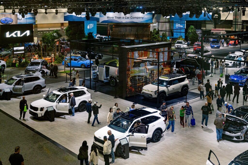 HispanosPress's tweet image. 🚗 ¡Ya puedes conseguir tus entradas para el #LAAutoShow 2025! Del 21 al 30 de noviembre, vive la experiencia automotriz más emocionante del año en Los Ángeles. Innovación, cultura y adrenalina en un solo lugar.  🔧⚡ 🔗 Descubre más aquí. buff.ly/OxIBFZI