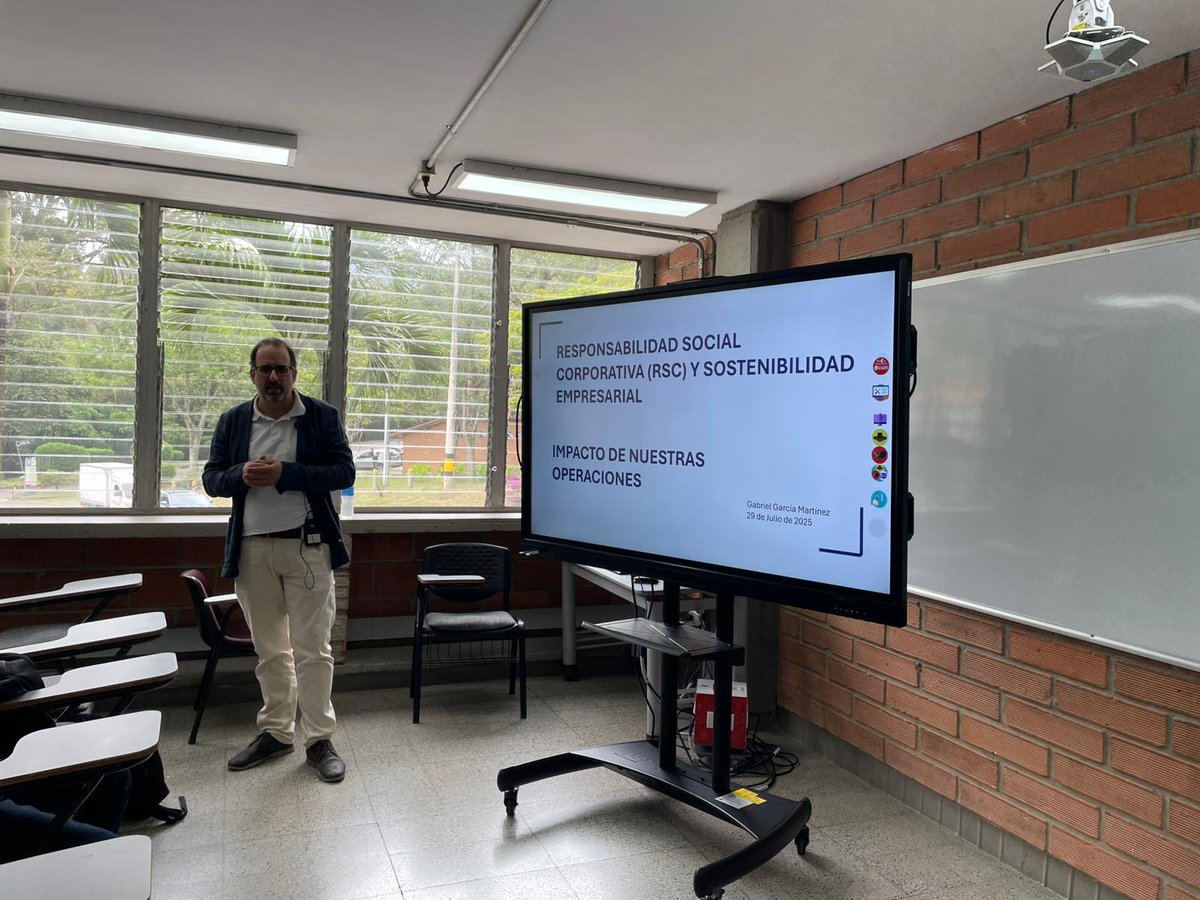 Máster RSC UPV (@masterrscupv) on Twitter photo Nuestro director, <a href="/gabrigarmar/">Gabriel García Martínez</a>, se encuentra en la <a href="/UdeMedellin_/">Universidad de Medellín</a> para seguir trabajando en la alianza académica que mantenemos desde hace más de 14 años con el doble título 'Especialización en Responsabilidad Social y Sostenibilidad'
¡¡Gracias al equipo, profesorado y alumnado!🙌 Nuestro director, <a href="/gabrigarmar/">Gabriel García Martínez</a>, se encuentra en la <a href="/UdeMedellin_/">Universidad de Medellín</a> para seguir trabajando en la alianza académica que mantenemos desde hace más de 14 años con el doble título 'Especialización en Responsabilidad Social y Sostenibilidad'
¡¡Gracias al equipo, profesorado y alumnado!🙌