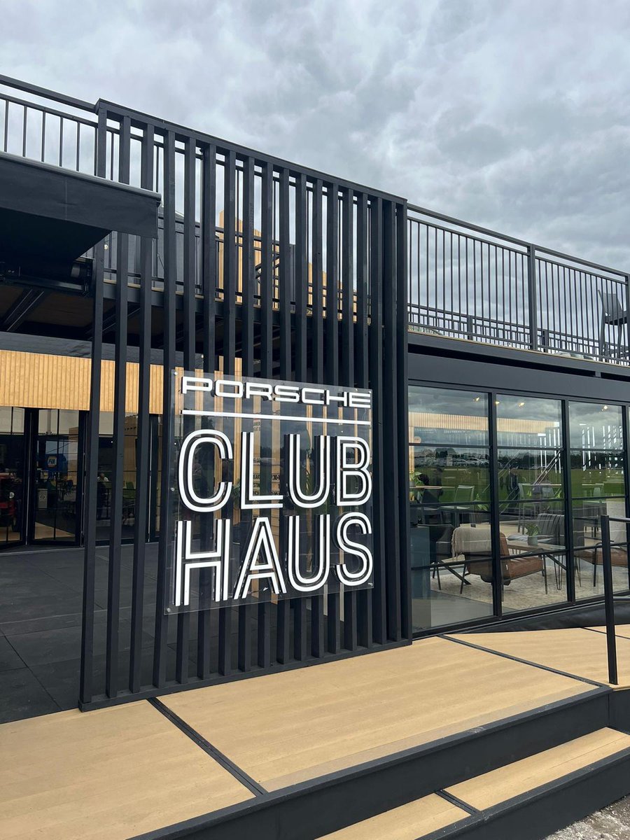 ococomedia's tweet image. 🏁 Great end to a brilliant week at OCOCO! Natalie and Jake had a fantastic time at the #DrivenNet brand launch at #CroftCircuit this morning.

A huge thanks to Max Coates and the Graves Motorsport team for the pit tour, it was incredible! Best of luck for the #PorscheCarreraCup!