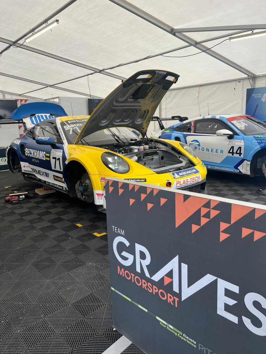 ococomedia's tweet image. 🏁 Great end to a brilliant week at OCOCO! Natalie and Jake had a fantastic time at the #DrivenNet brand launch at #CroftCircuit this morning.

A huge thanks to Max Coates and the Graves Motorsport team for the pit tour, it was incredible! Best of luck for the #PorscheCarreraCup!