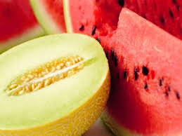 "En o tiempo d'os melons, curtos os sermons; en o tiempo d'as sandías, curtas as omilías".