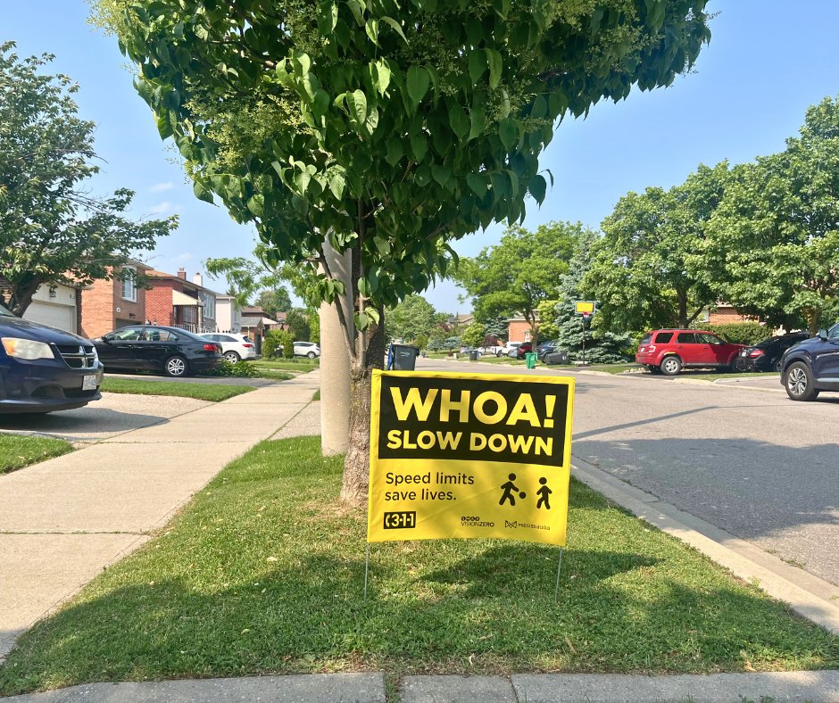 citymississauga's tweet photo. Request a free "Slow Down" lawn sign to encourage drivers to slow down and follow posted speed limit signs. 🛑
Contact 311 to request a sign: https://t.co/Z07DxokhDV https://t.co/FnNtAYHsCg