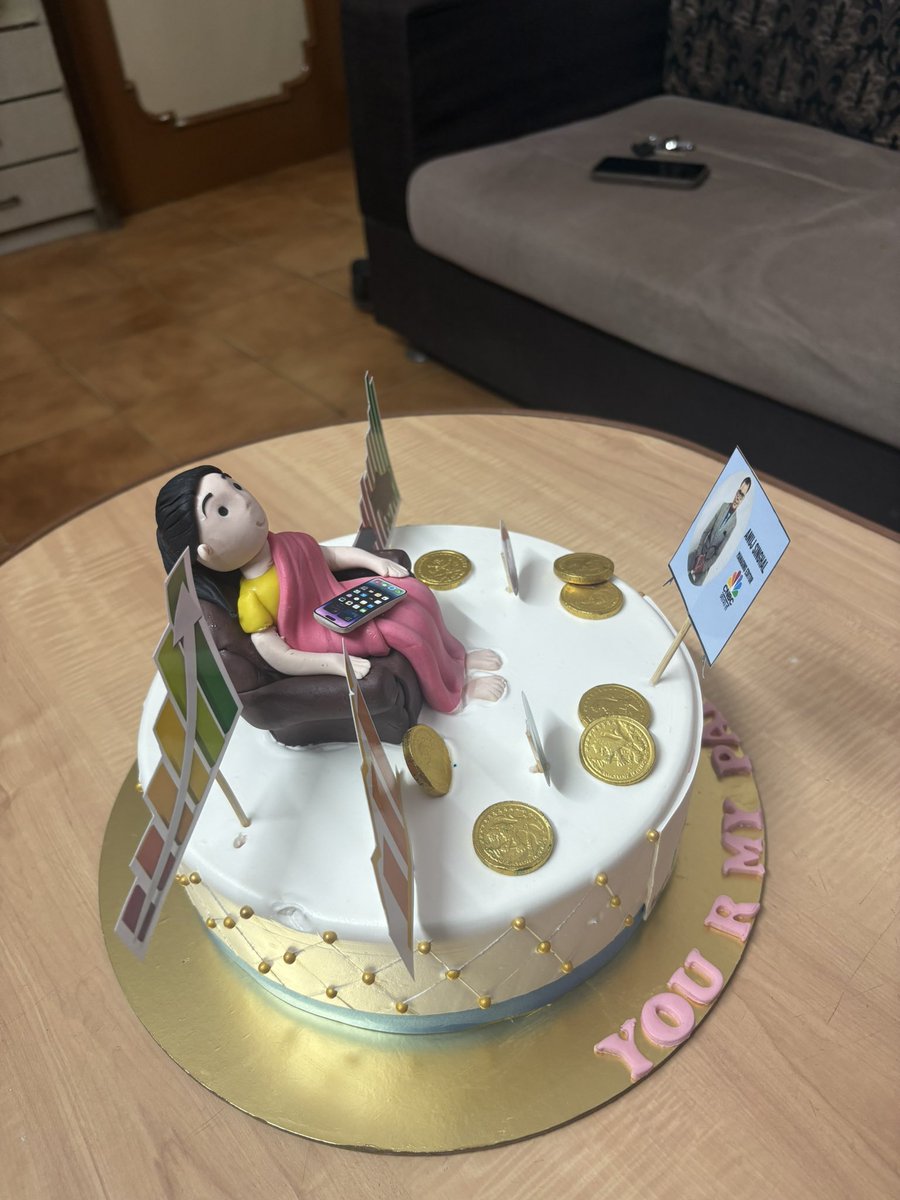dev_sethia03's tweet photo. Birthday celebration with a themed cake showing my mom’s daily routine of watching @_anujsinghal and @CNBC_Awaaz for her daily trades 😍🥳.

#stockmarketsindia #Nifty50 #sensex
@yatinmota @AshVerma111 https://t.co/aTiyVPIXjY