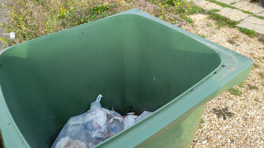 Southampton Council's Statement on Recent Disruption to Collections voicefmradio.co.uk/community/news… Recruitment and repairs are underway to restore full service