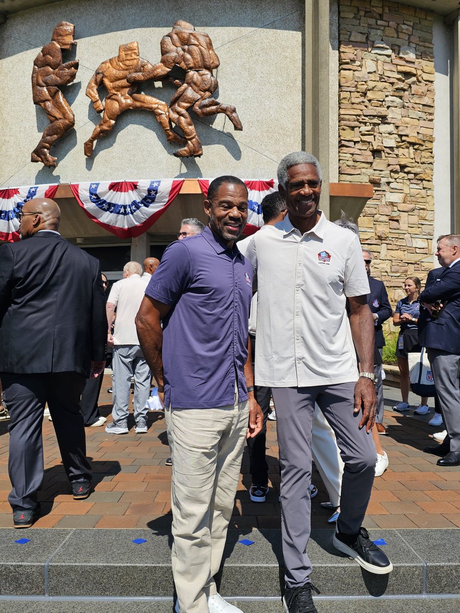 PaulHGutierrez's tweet photo. #Raiders @ProFootballHOF CBs @EricAllen619 and @MikeHaynesNFL prep for Enshrinement Weekend... https://t.co/cGG1aDBTqY