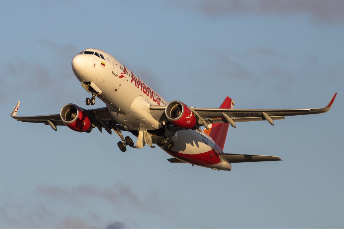 Avianca Airbus A320-214 N958AV departing runway 27 at Miami International Airport (MIA)🇺🇸, beginning flight AVA38 to Cali (CLO) 🇨🇴 on 27 December 2022
<a href="/avianca/">avianca</a> <a href="/aviancanam/">avianca airlines north america</a> <a href="/iflymia/">Miami Int'l Airport</a>