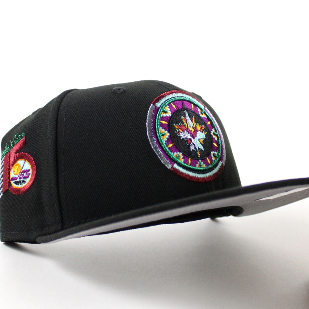 ECAP_CITY's tweet image. Winnipeg Jets 15 Years New Era 59Fifty Fitted Hat in Black with Gray Bottom  ✈️🛬🛩️👾

Inspired by Galaxia Classic Retro Arcade game with our own twisted to it. 

8-BIT PACK!

-

Shop Here

ecapcity.com/products/winni…

-

#WinnipegJets #neweracap #ecapcity