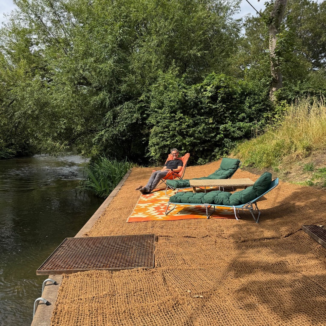 🌿 Happy Customers! 🌿 Check out our Geocoir mats stabilising the riverside bank. Now clients can relax safely by the water! 🛶☀️👏 #ErosionControl #Geocoir #SustainableLandscaping #RiverbankProtection #Greenfix #HappyCustomers #NaturalSolutions #OutdoorLiving