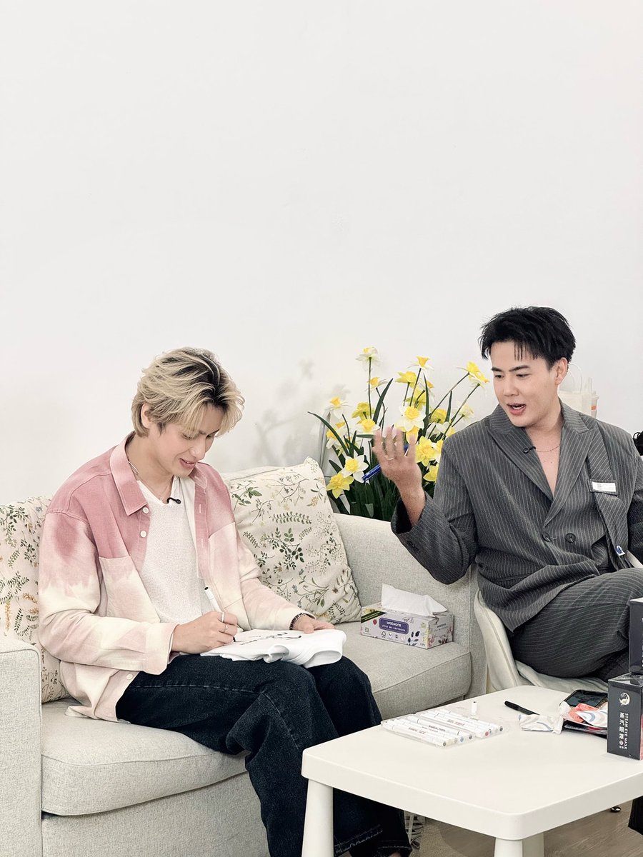 Jren Veerakris (@jveerakris) on Twitter photo Today’s was so much fun 😊 Every time we work together, it never feels like work—it’s more like meeting up with a brother and sharing smiles with everyone. See you again na~ <a href="/smart_csnp/">Smart Chisanupong</a> ✨🐶 ✨
#SmartCSNPLiveTaobao1stxQixin #smartcsnp #smartchisanupong #พิธีกรเจิ้นพิธีกรจีน Today’s was so much fun 😊 Every time we work together, it never feels like work—it’s more like meeting up with a brother and sharing smiles with everyone. See you again na~ <a href="/smart_csnp/">Smart Chisanupong</a> ✨🐶 ✨
#SmartCSNPLiveTaobao1stxQixin #smartcsnp #smartchisanupong #พิธีกรเจิ้นพิธีกรจีน