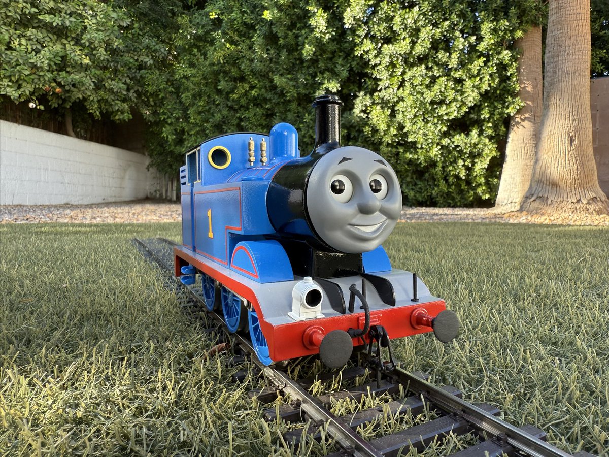After many months of work, I can finally say my gauge 1 Thomas is done! Thank you to <a href="/jamostrainos/">rosie 🏳️‍⚧️</a> <a href="/The_lbsc_thomas/">knowah🍉</a> <a href="/ThomasModeller/">Covey</a> for the files !