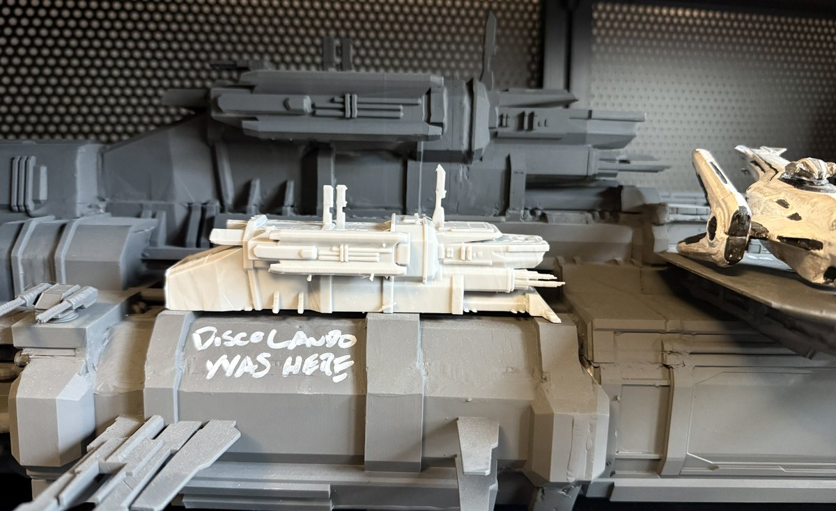 Only Mr O (@only_mr_o) on Twitter photo Currently printing a 1:500 scale Kraken to bring to the Leicester #citizencon Watch Party by <a href="/QuantumDispatch/">The Quantum Dispatch</a>
Judging by the size difference <a href="/discolando/">Jared Huckaby, Prefers to Like Things</a> is going to need a smaller tag. #StarCitizen Currently printing a 1:500 scale Kraken to bring to the Leicester #citizencon Watch Party by <a href="/QuantumDispatch/">The Quantum Dispatch</a>
Judging by the size difference <a href="/discolando/">Jared Huckaby, Prefers to Like Things</a> is going to need a smaller tag. #StarCitizen